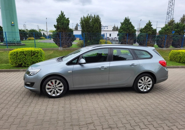 Opel Astra cena 32800 przebieg: 207000, rok produkcji 2014 z Żyrardów małe 232